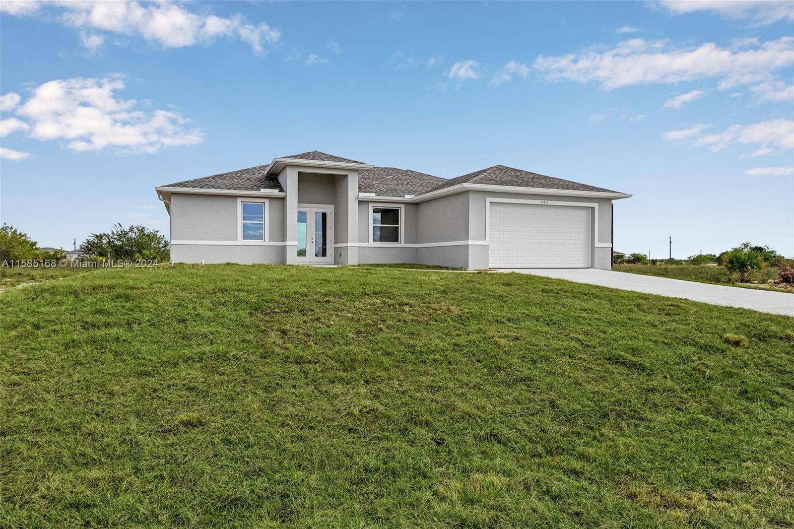 Beautiful new construction SINGLE FAMILY 4 BEDROOMS, 2 BATHROOMS.