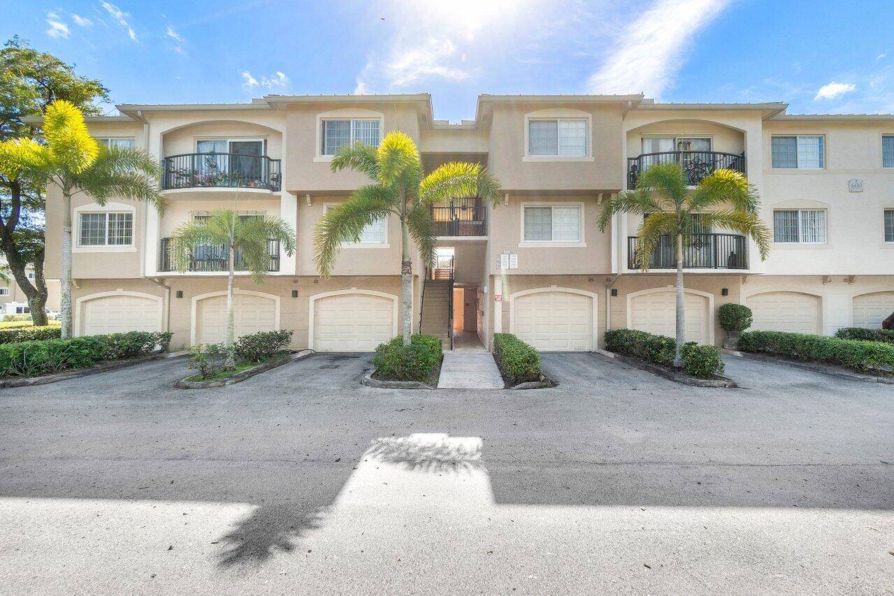 Light and Bright 2 2 which features a new laminate floors throughout, double master layout and vaulted ceilings all overlooking a large lake.