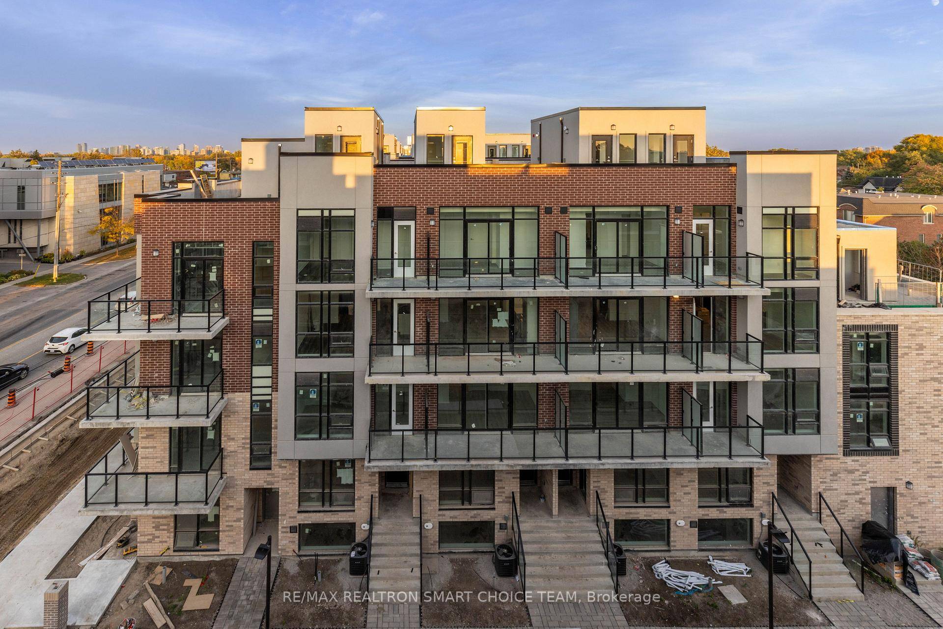 Welcome to Greenwich Village, a stylish and spacious 1, 100 SF modern condo townhome nestled in the heart of Clanton Park.