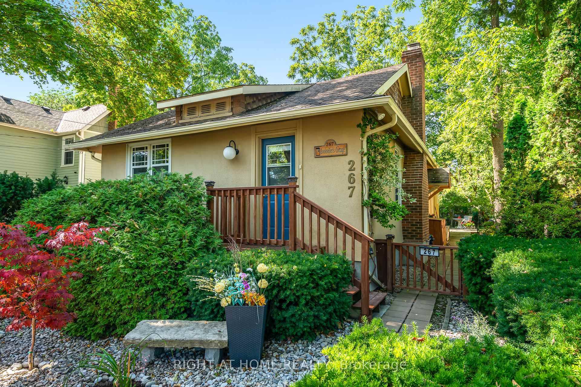 The Bookseller's Cottage is an historical NOTL icon, circa 1939.