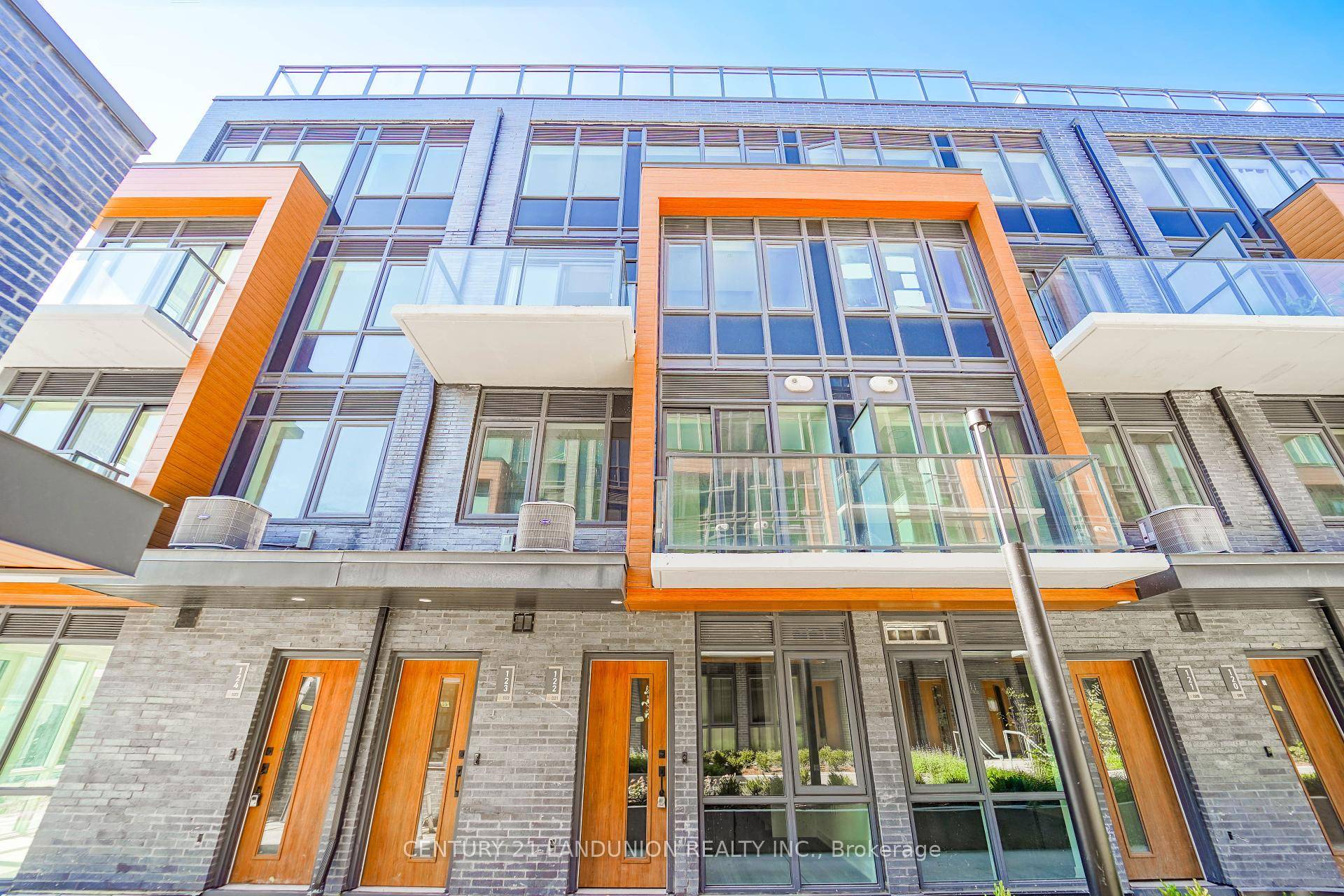 Super convenient location !