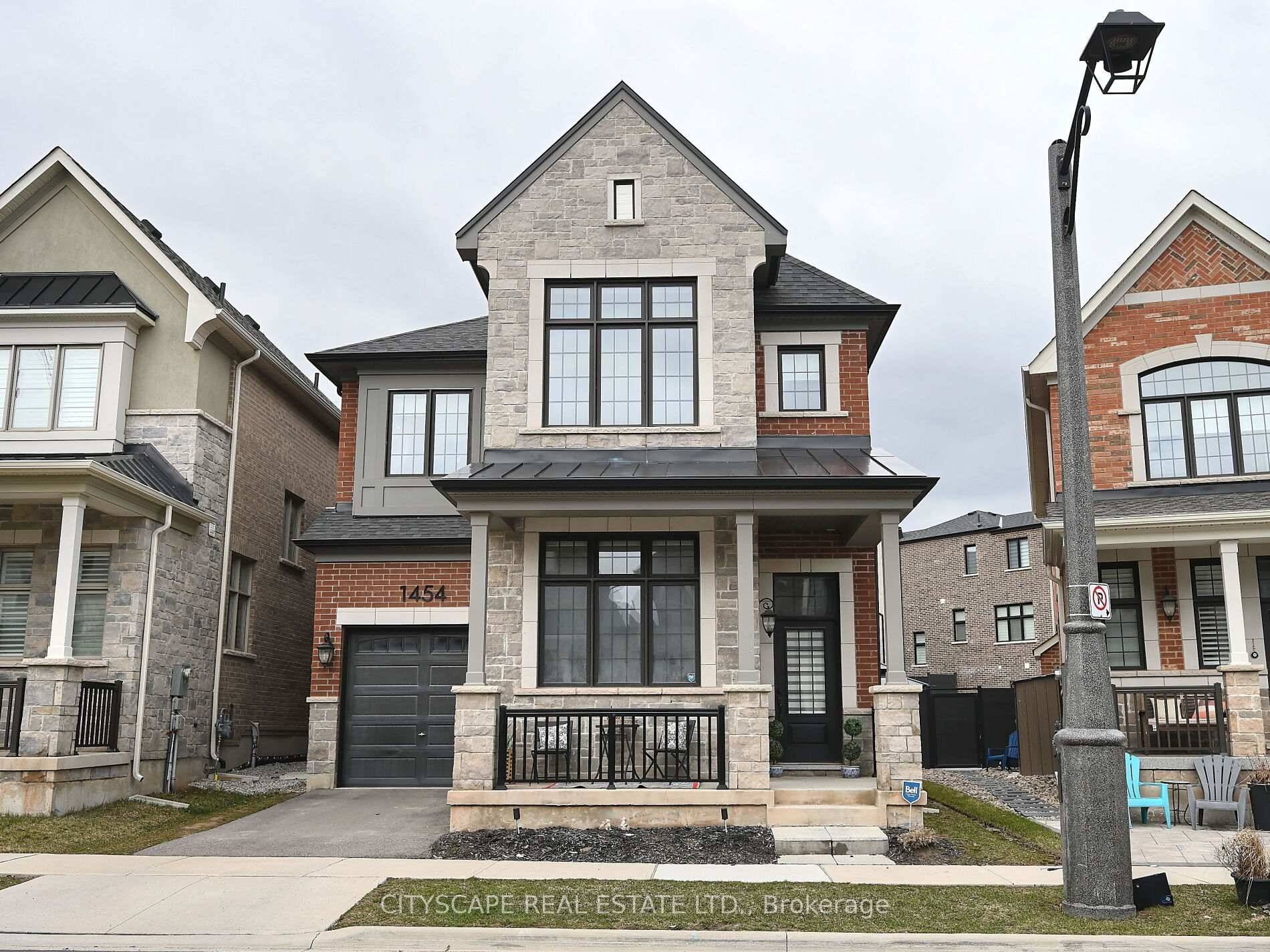 Welcome to 1454 Everest Crescent, Oakville A Designer Home in the Heart of Oakville !