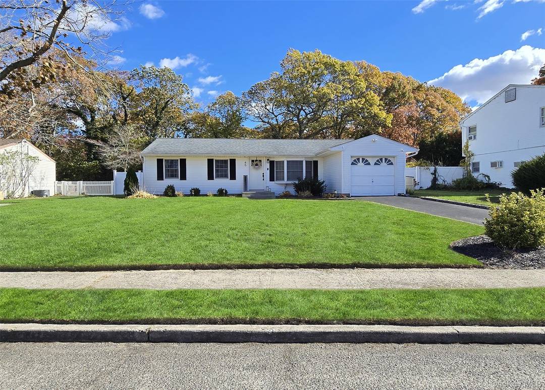 45 Rose Place in Selden will not disappoint !