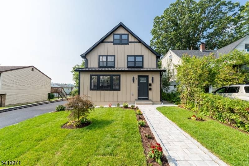 Welcome to this fully renovated, turn key two story apartment offering 4 bedrooms, 3 full bathrooms, and high end finishes throughout.