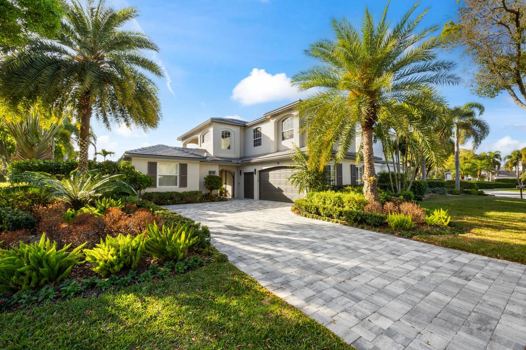 Live in one of the best selling communities in Northern Palm Beach, offering serene lake views amp ; seamless indoor outdoor living.