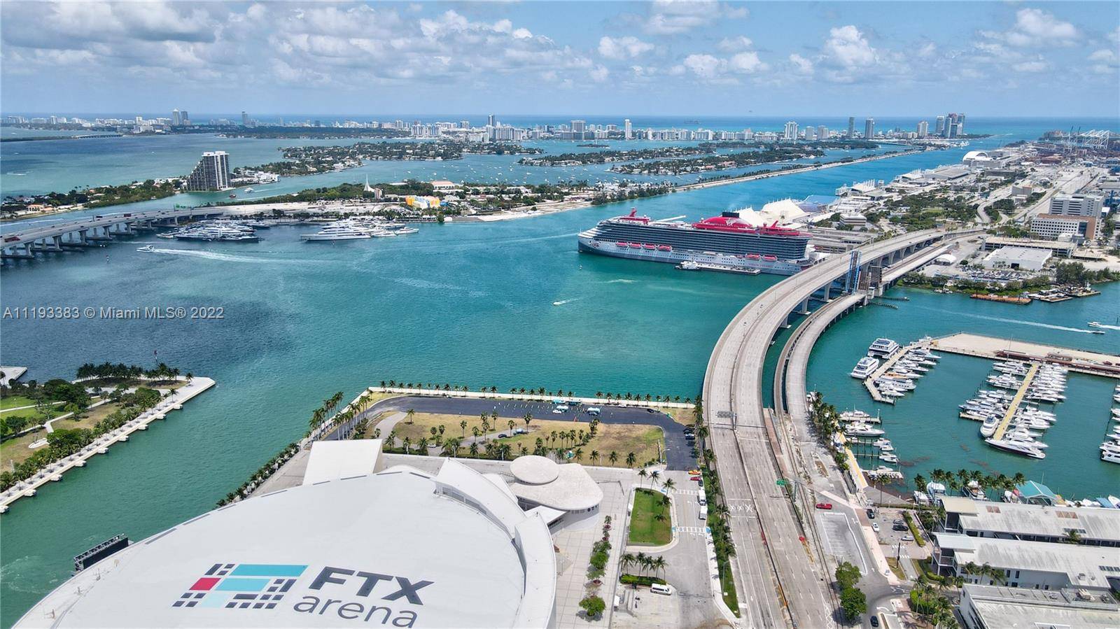 Beautiful 3 4 Den in the reknowned Paramount Miami World Center.