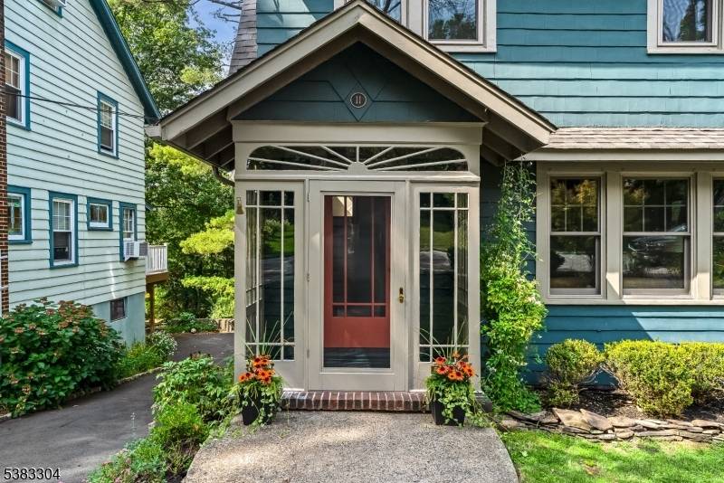 Situated on a coveted dead end street and perfectly perched for breathtaking sunsets, 11 Alden Place will delight you with its magical charm and beautiful updates !