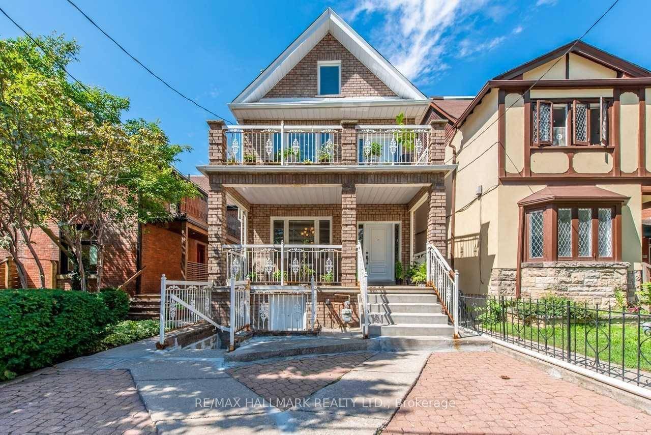 Located across from Dovercourt Park !