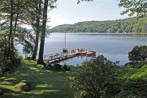 CANDLEWOOD LAKE DIRECT LEVEL WATERFRONT ON HOLIDAY POINT Long Views !