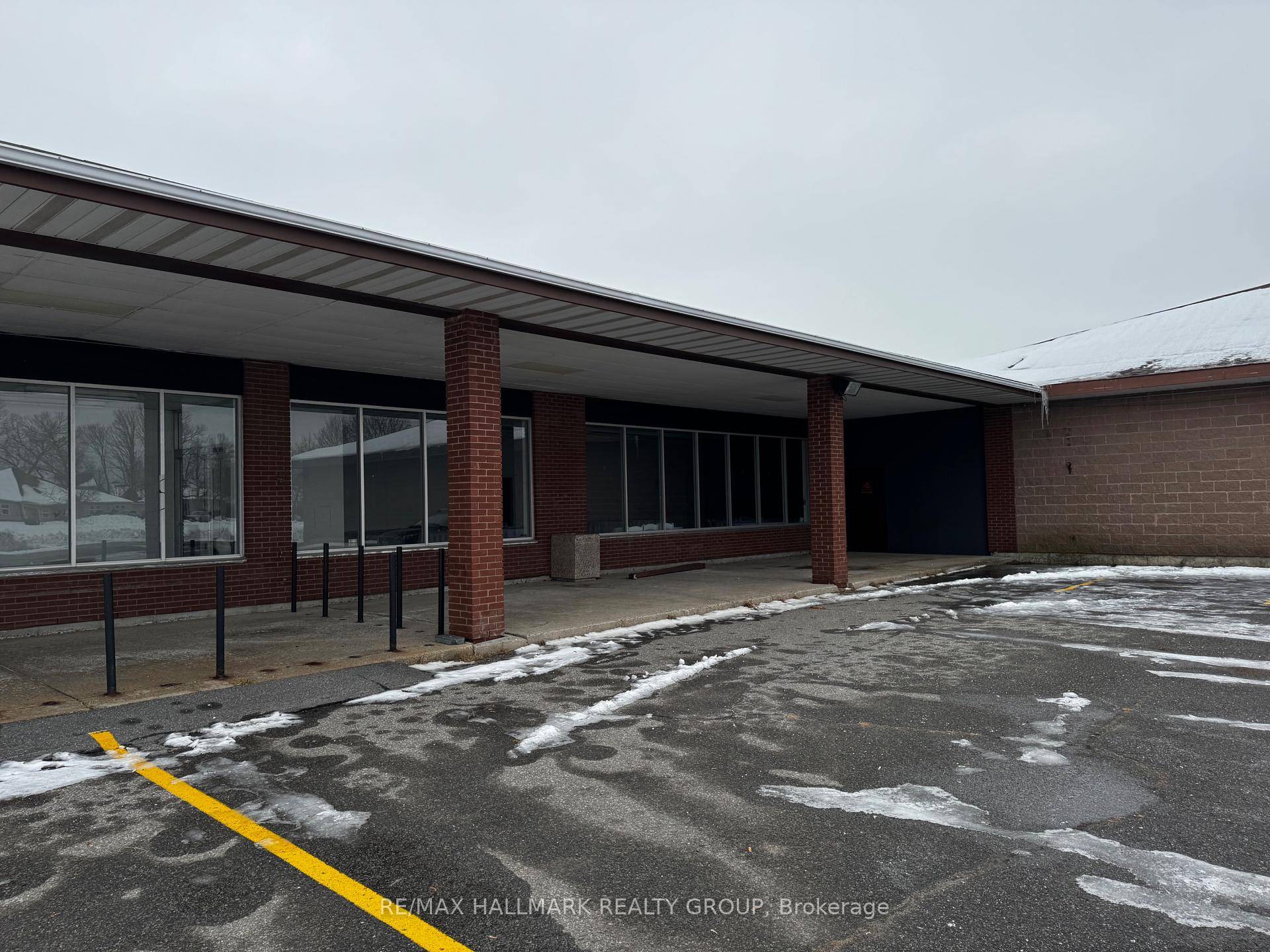 Corner Unit for Lease Exceptional Exposure in High Traffic Plaza Approx.