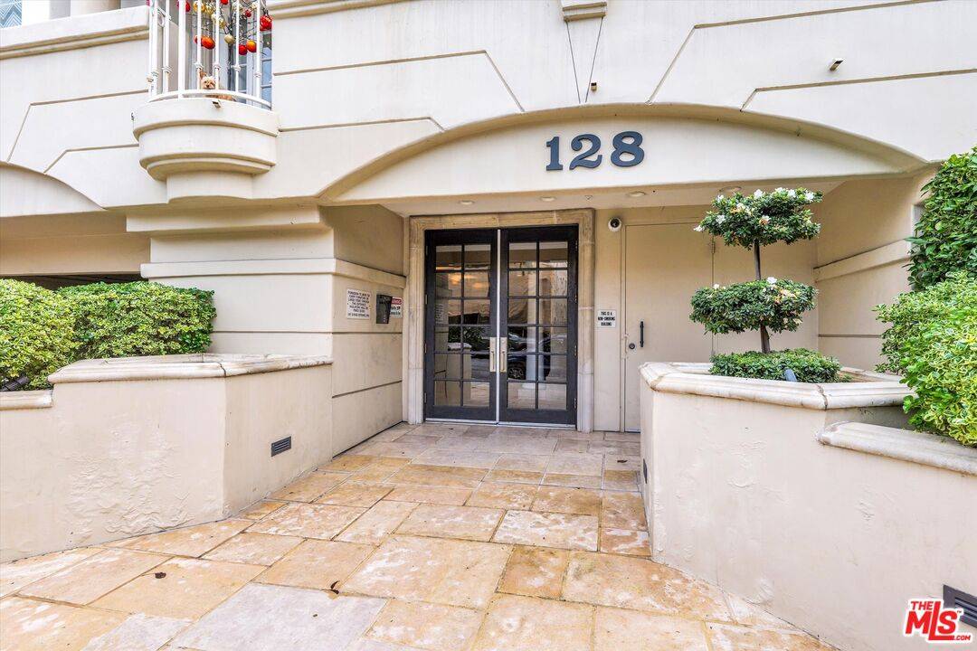 128  N Swall Dr 2BR Beverly Grove La