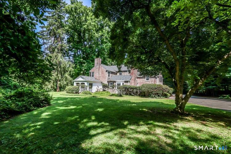 Ultimate Private Retreat Expansive 5 BR, 4 BA classic single family home situated on over 5 acres of serene, ultra private land in the highly desirable Westover area.
