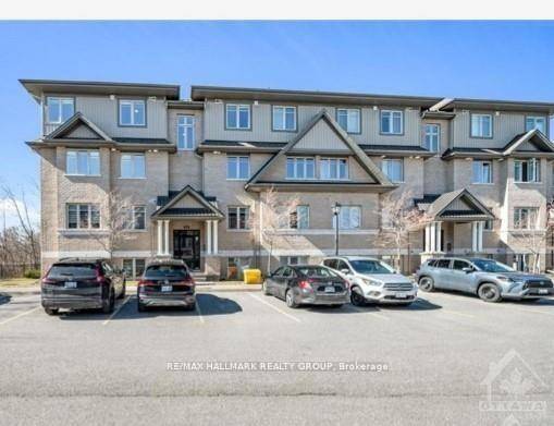 IMMACULATE, END UNIT overlooking GREENSPACE in amenity rich Longfields.