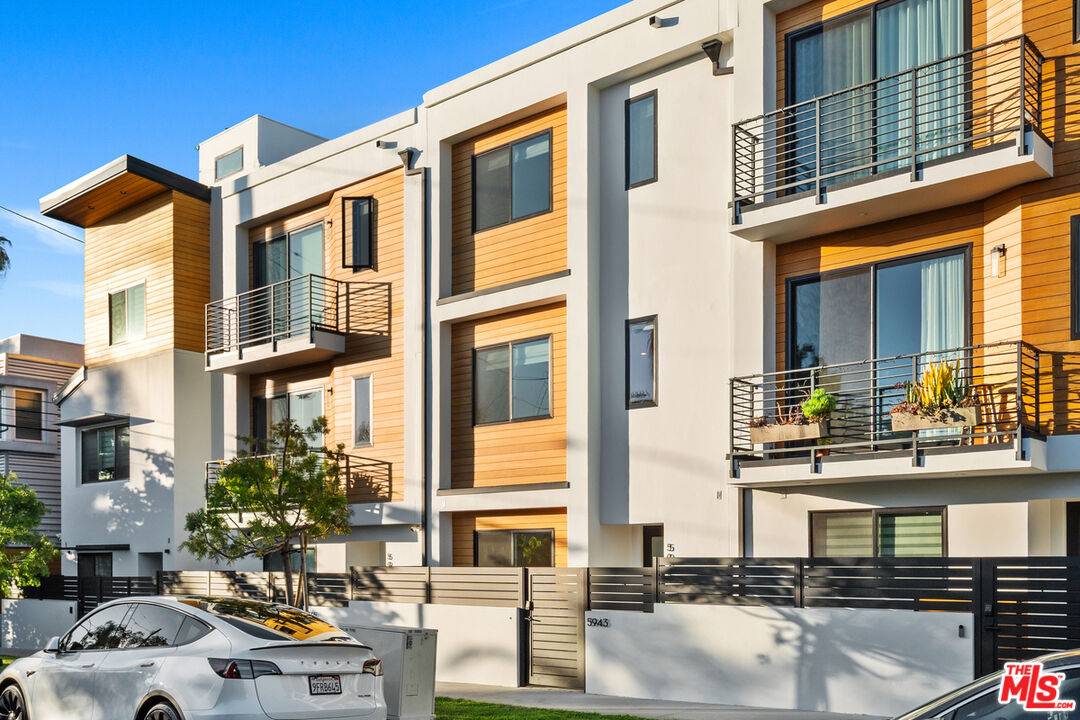 5943 Pickford St 3BR Beverlywood La