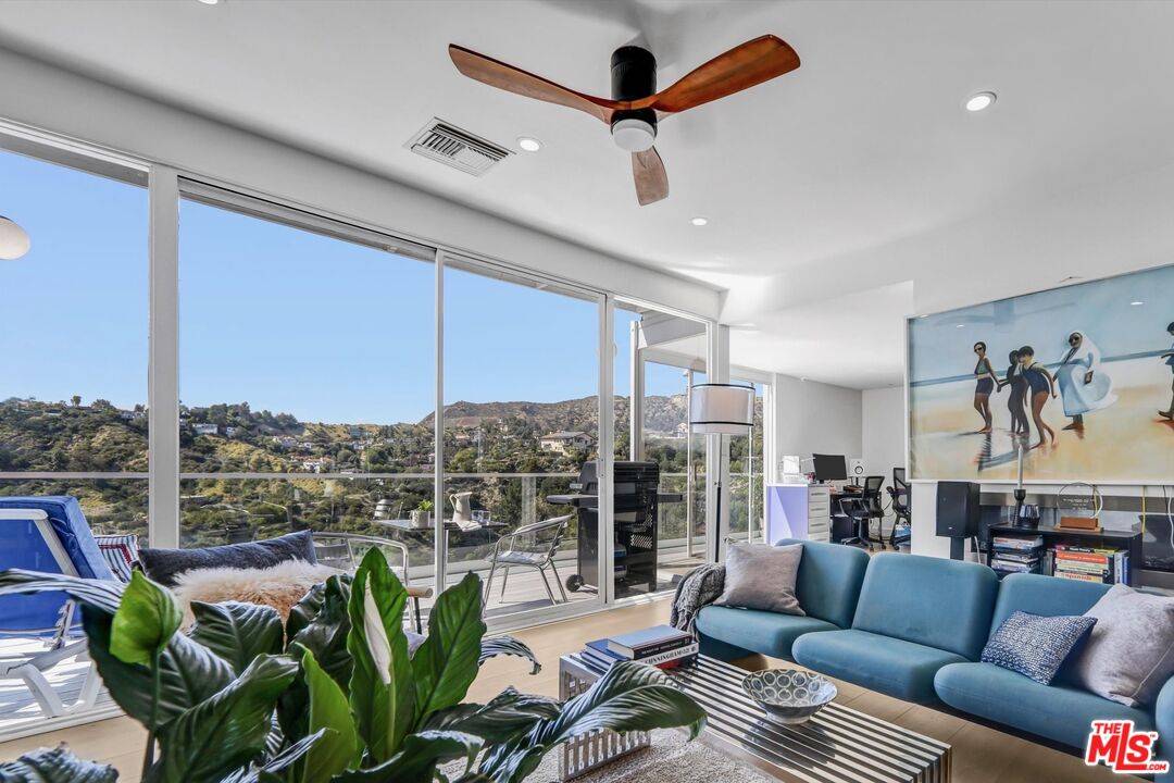 2735   Hollyridge Dr 2BR Hollywood Hills East La