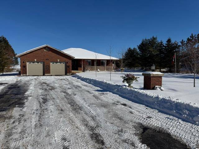 This stunning custom built home featuring 5 bedrooms and 4 bathrooms across 3800ft of living space main floor and finished basement.