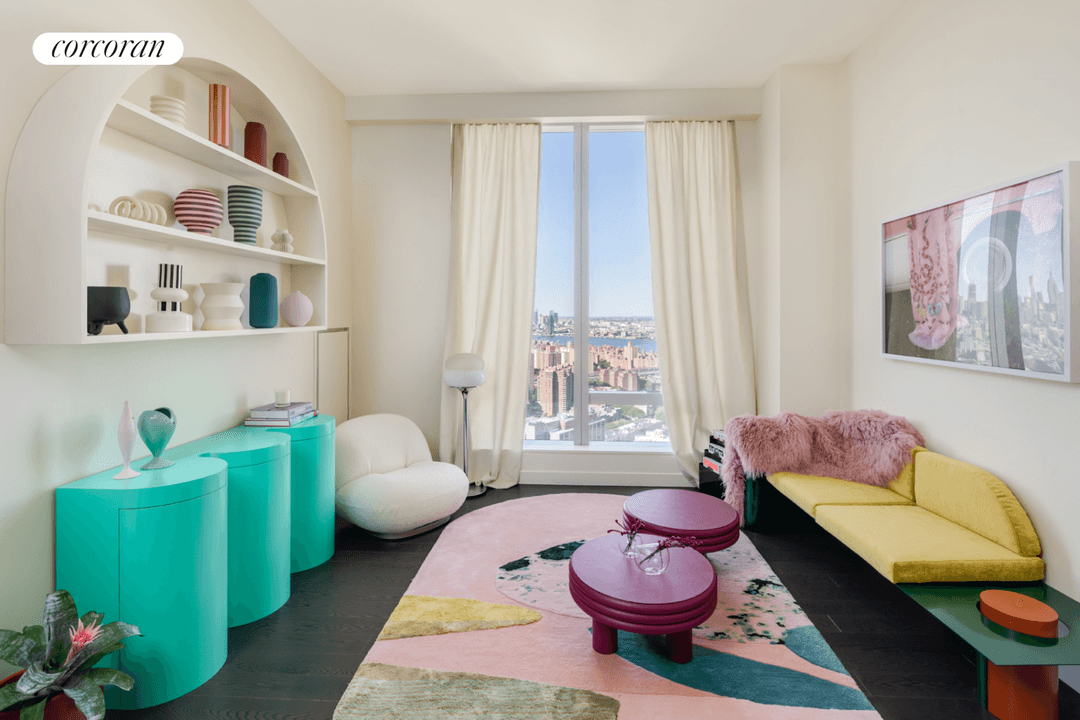 ONE MANHATTAN SQUARE OFFERS ONE OF THE LAST 20 YEAR TAX ABATEMENTS AVAILABLE IN NEW YORK CITY Evening Tours Available Upon Request.