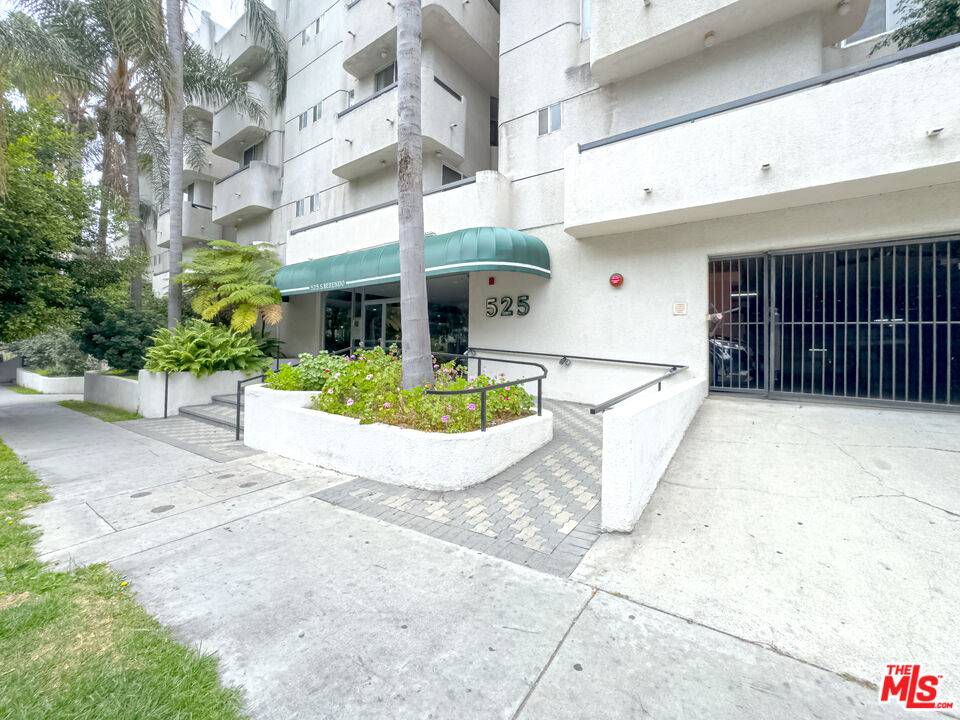 525 S Berendo St 2BR La