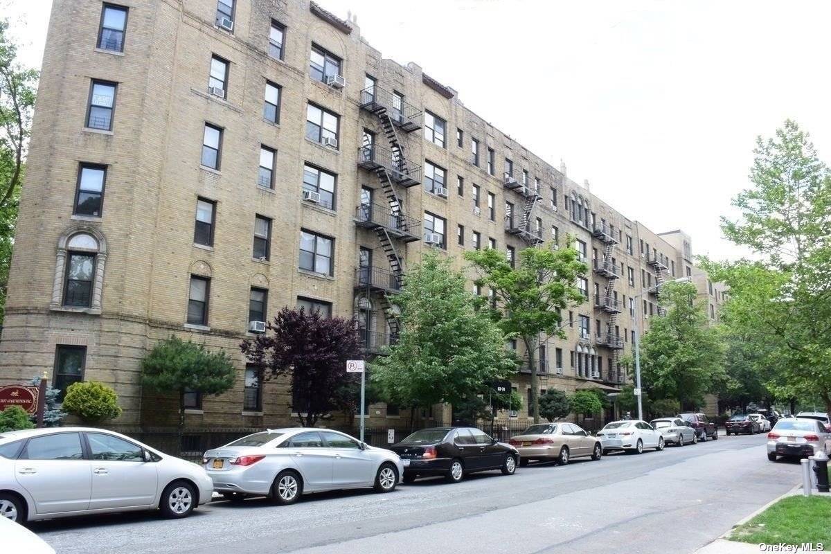 Renovated Large 1 Bedroom Apartment In a 6 story Building, Plenty of Natural Sunlight, Large renovated Kitchen with Beautiful Granite Countertops, Stainless Steel Appliances Refrigerator and Gas Range Stove.