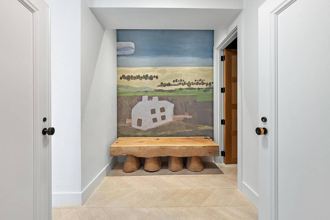 Residence 712 at the Palm Beach Biltmore is a newly gut renovated residence of the highest caliber.