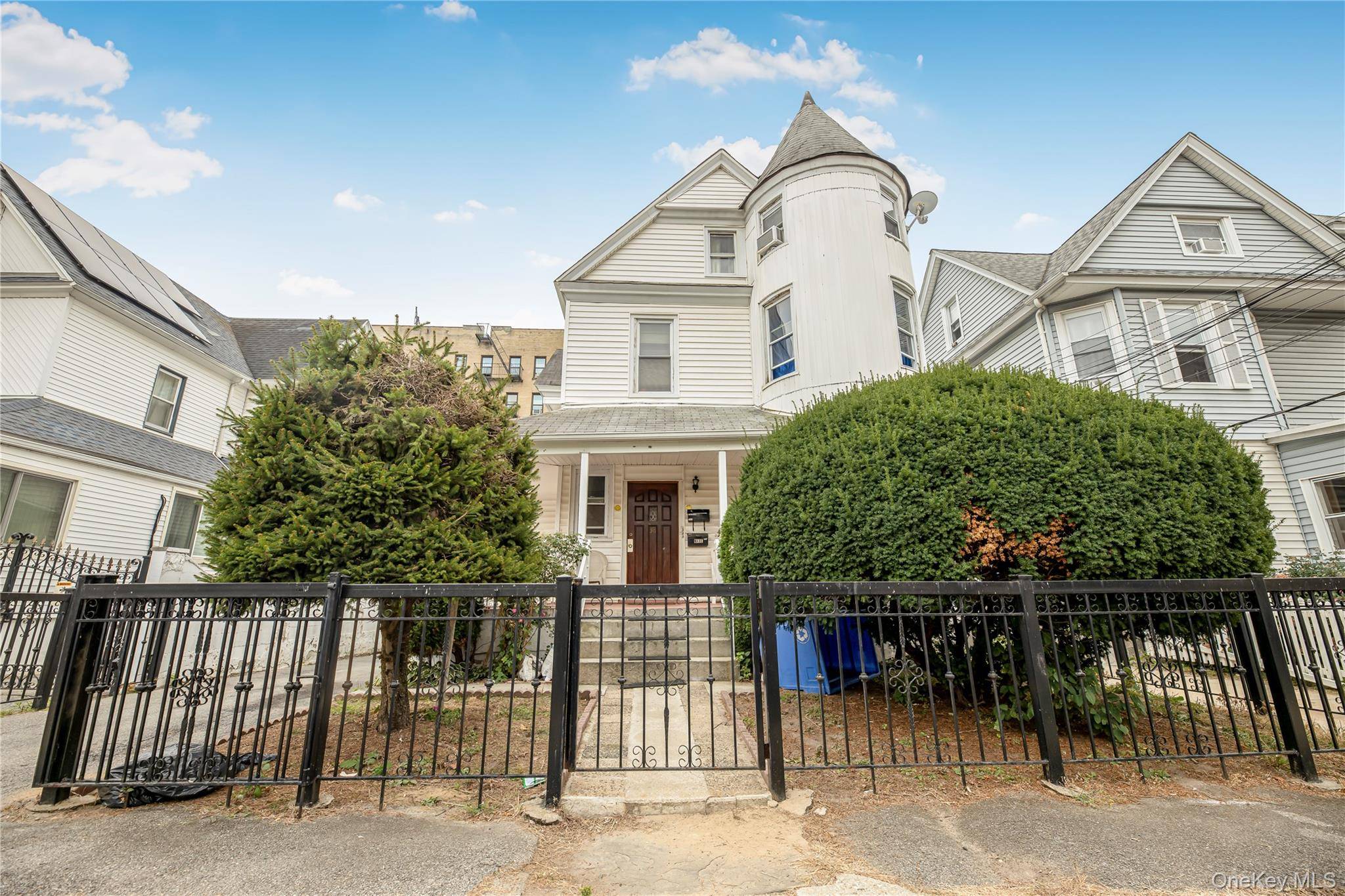 Welcome to 38 Carroll Street !
