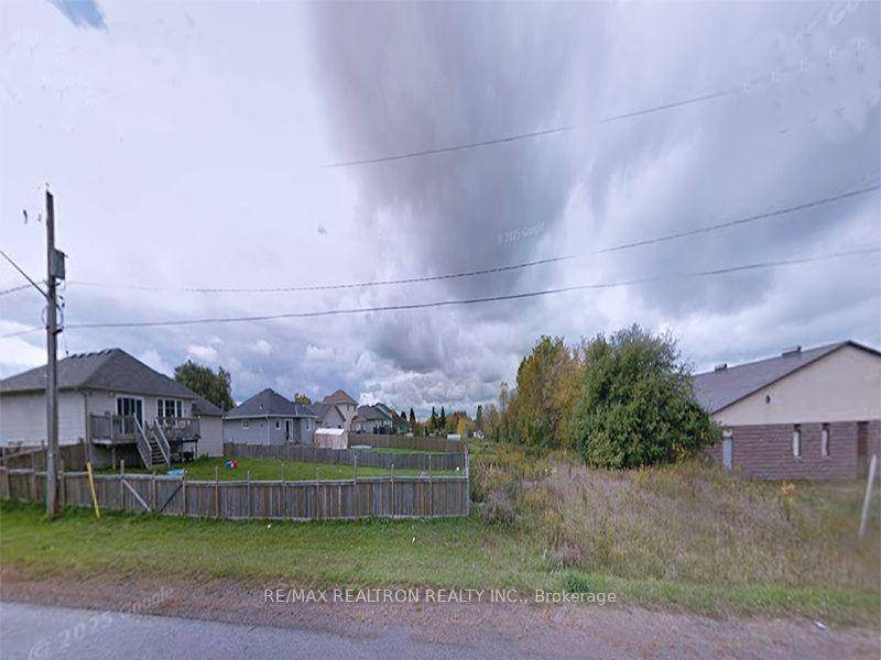 You Future Gold Mine. Three reasos to buy this land !