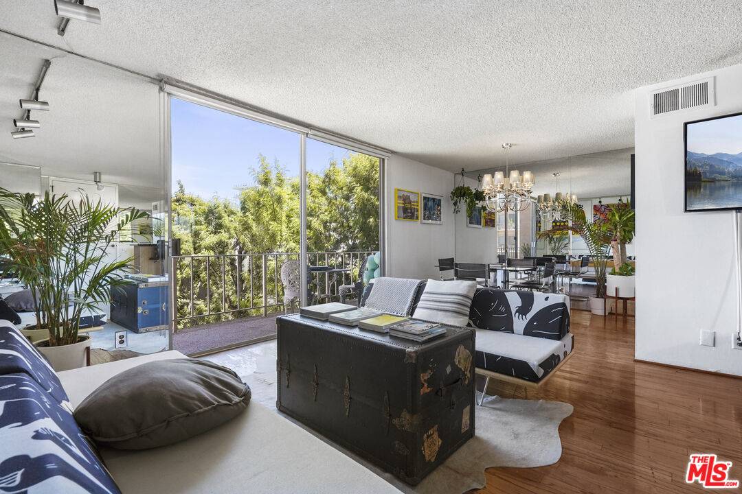 100 S Doheny Dr 2BR Beverly Grove La