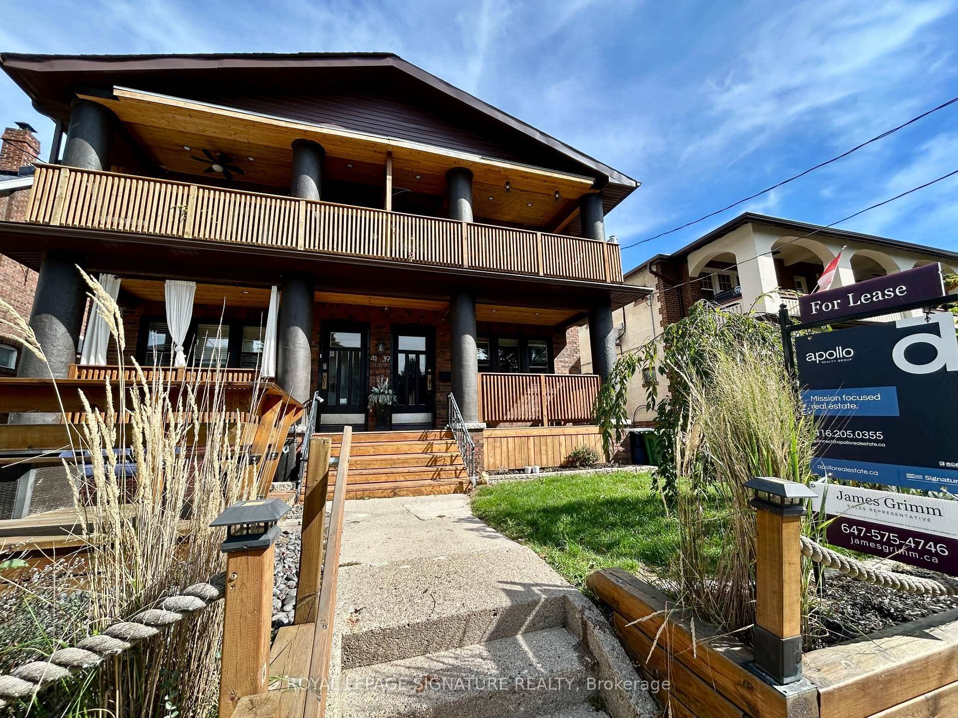 Stunning 3 Bedroom Suite In The Heart Of The Beaches !