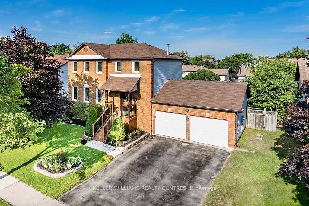 Stunning and charming 2 Storey Detached Home, nicely located on a 61ft by 121ft lot, with great lightings into the house.
