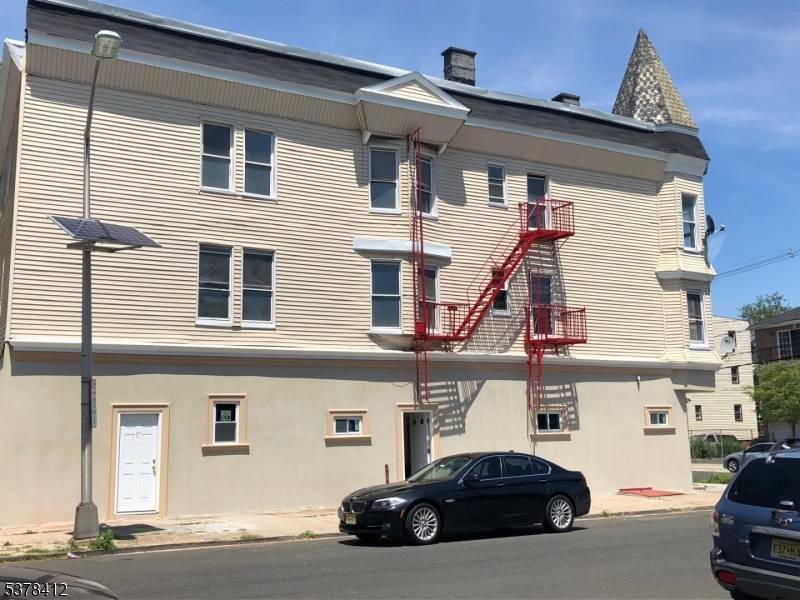 8 units building 3 Studio units, 2 One Bedroom units, 2 Two Bedroom units, 1 Three Bedroom units.