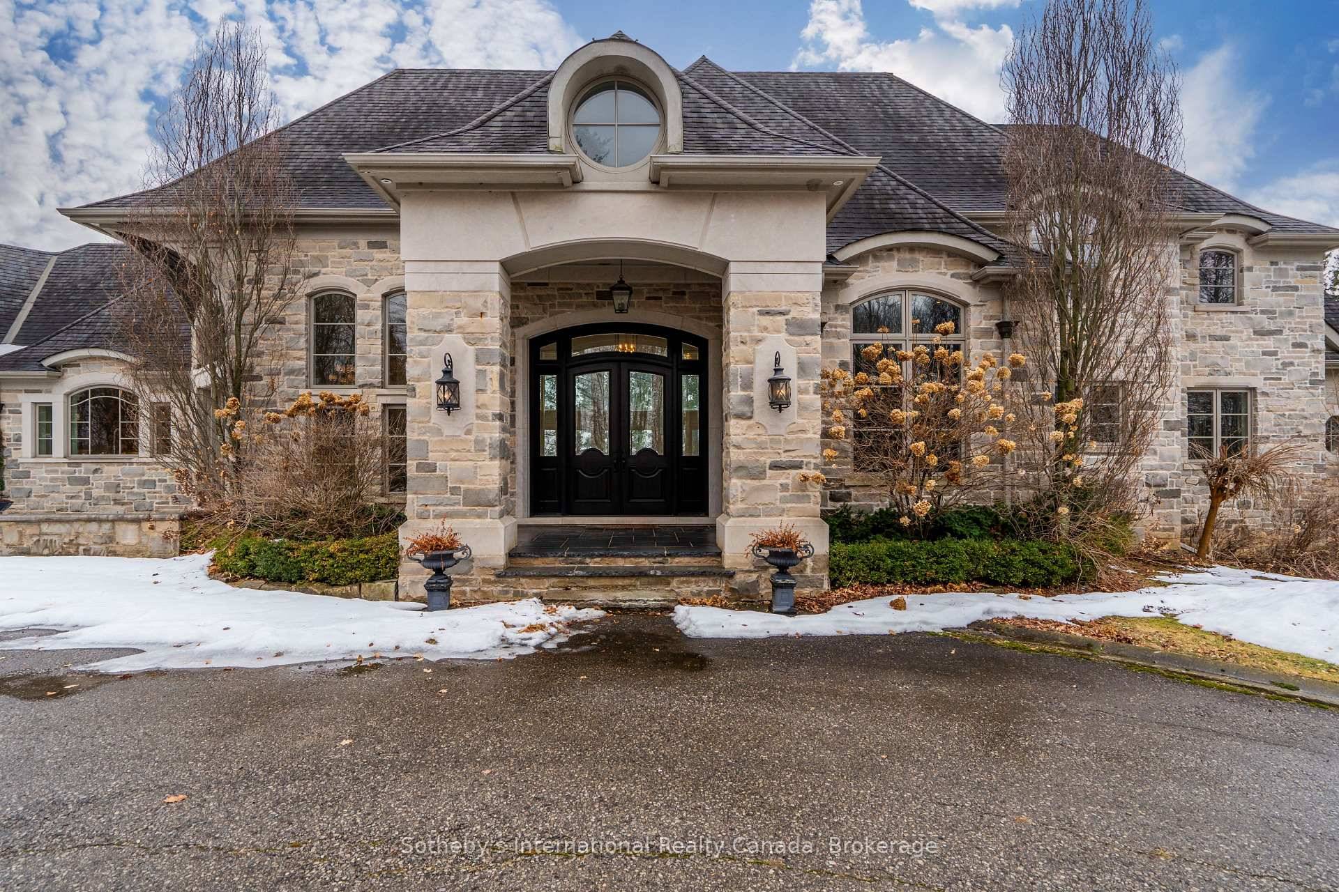 This outstanding urban estate is a statement in luxury living.
