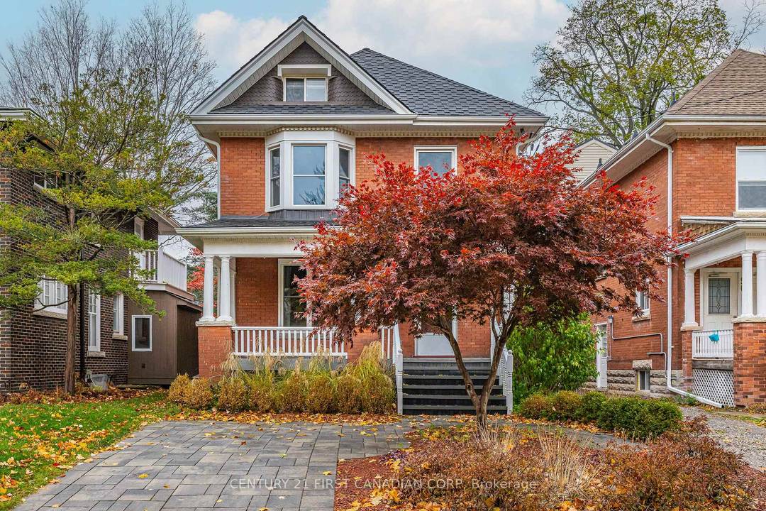 Welcome to 92 Hincks Street Unit 2, a second floor 2 bedroom, 2 bathroom unit offering approximately 1, 275 sq.