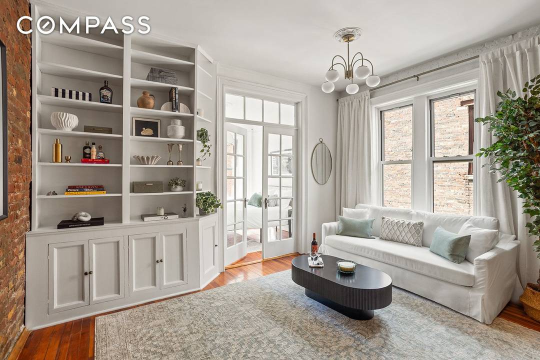 Have your very own slice of historic New York City for less than renting nestled on one of Gramercy s most picturesque, tree lined blocks.