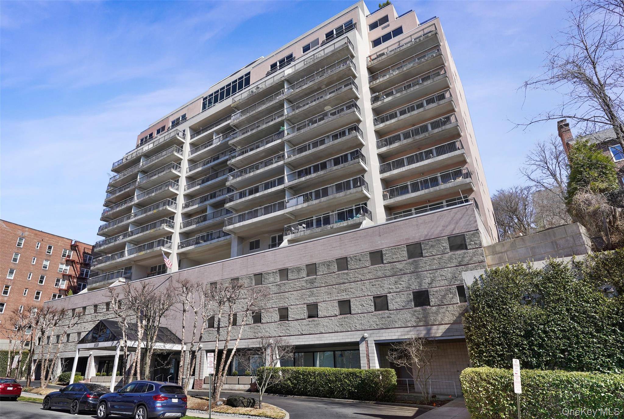 Stunning Hudson River Views !