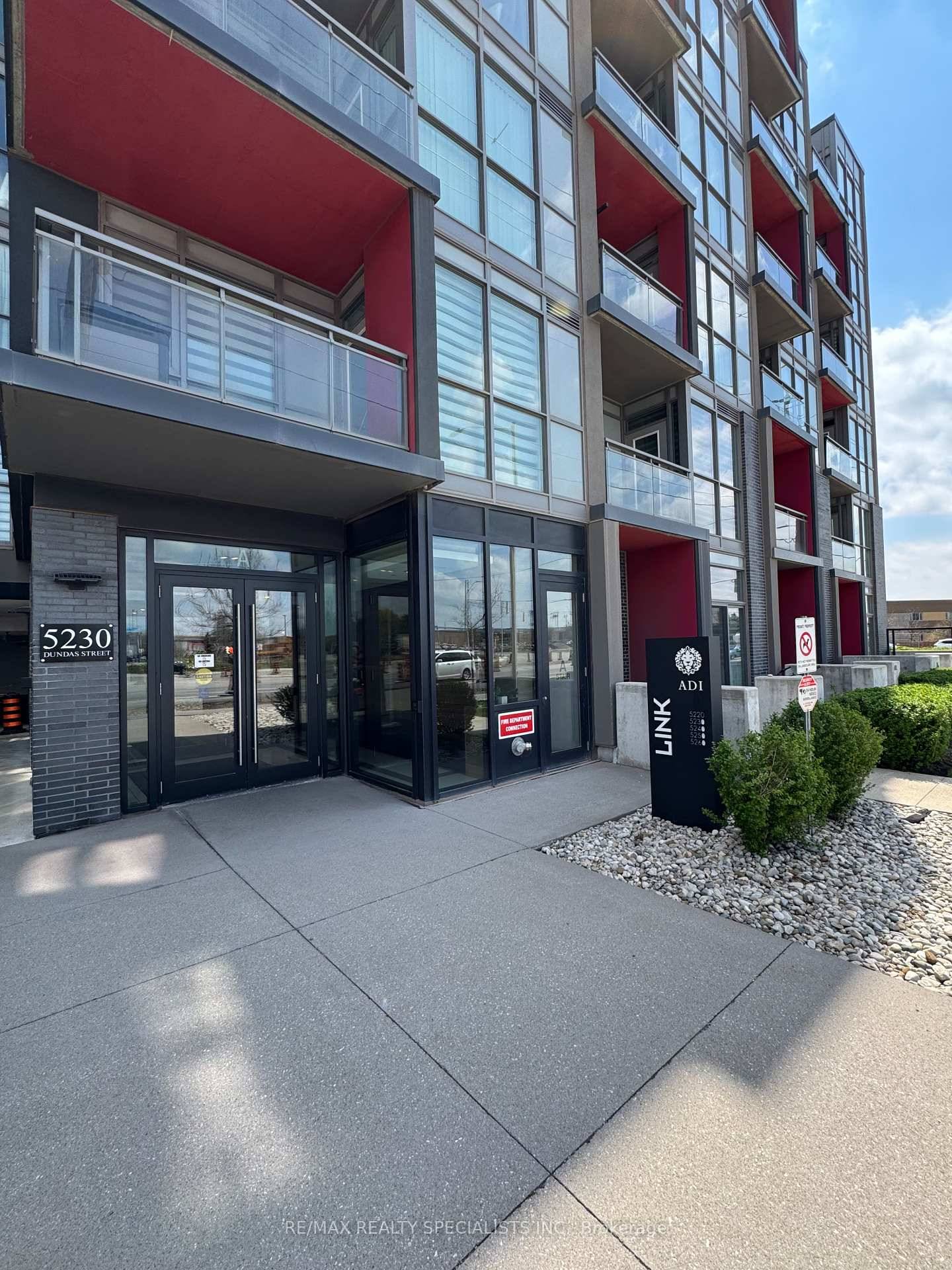 Welcome to this Ultra Modern Condo In Orchard Community.