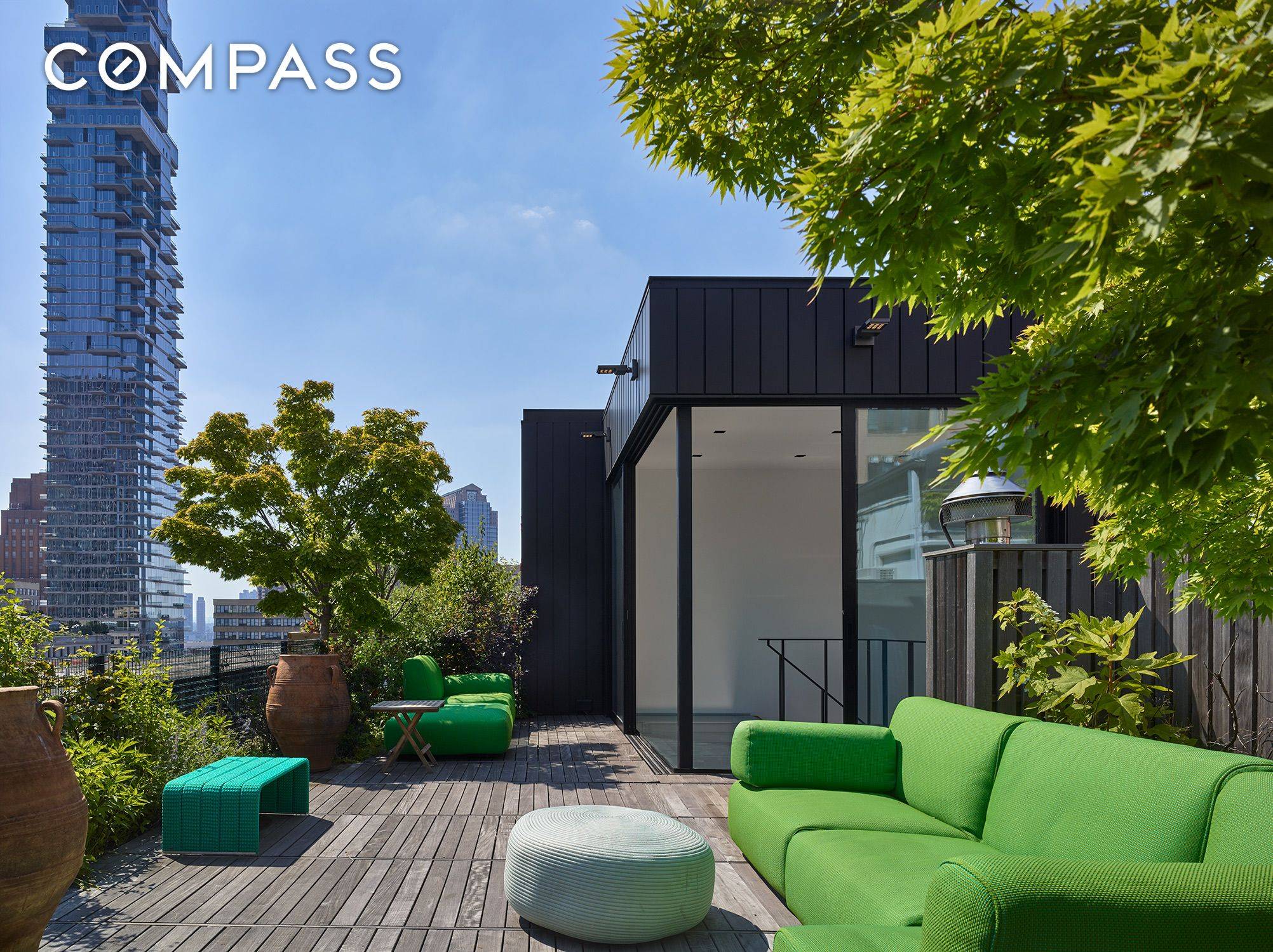 This spectacular and meticulously renovated Tribeca penthouse loft is a rare find, with open city views from every room, abundant light through huge windows, and a fabulous private roof terrace.