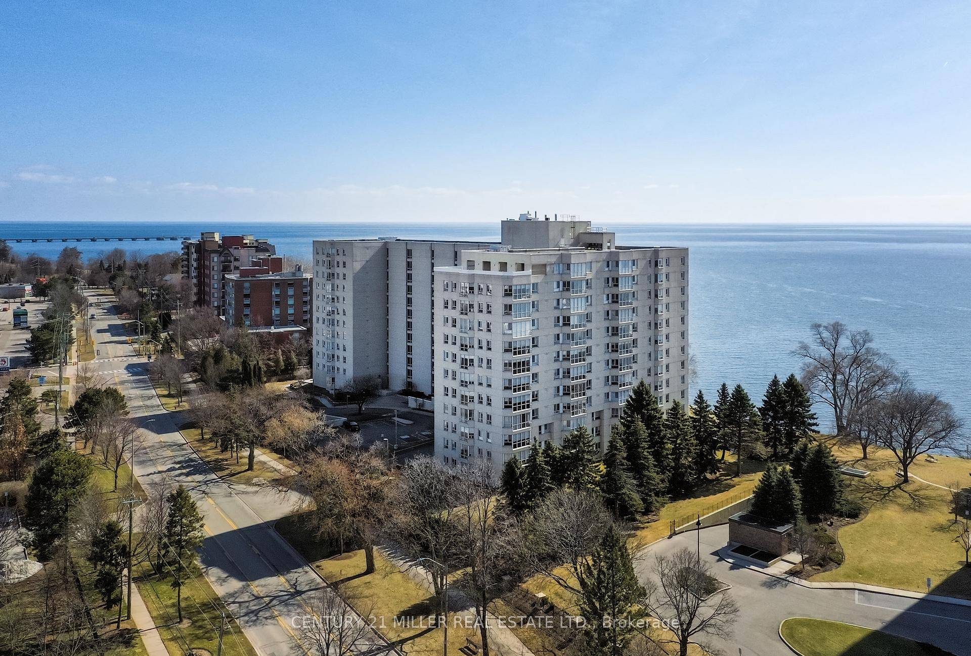 Beautiful lakeside living in Burlington.