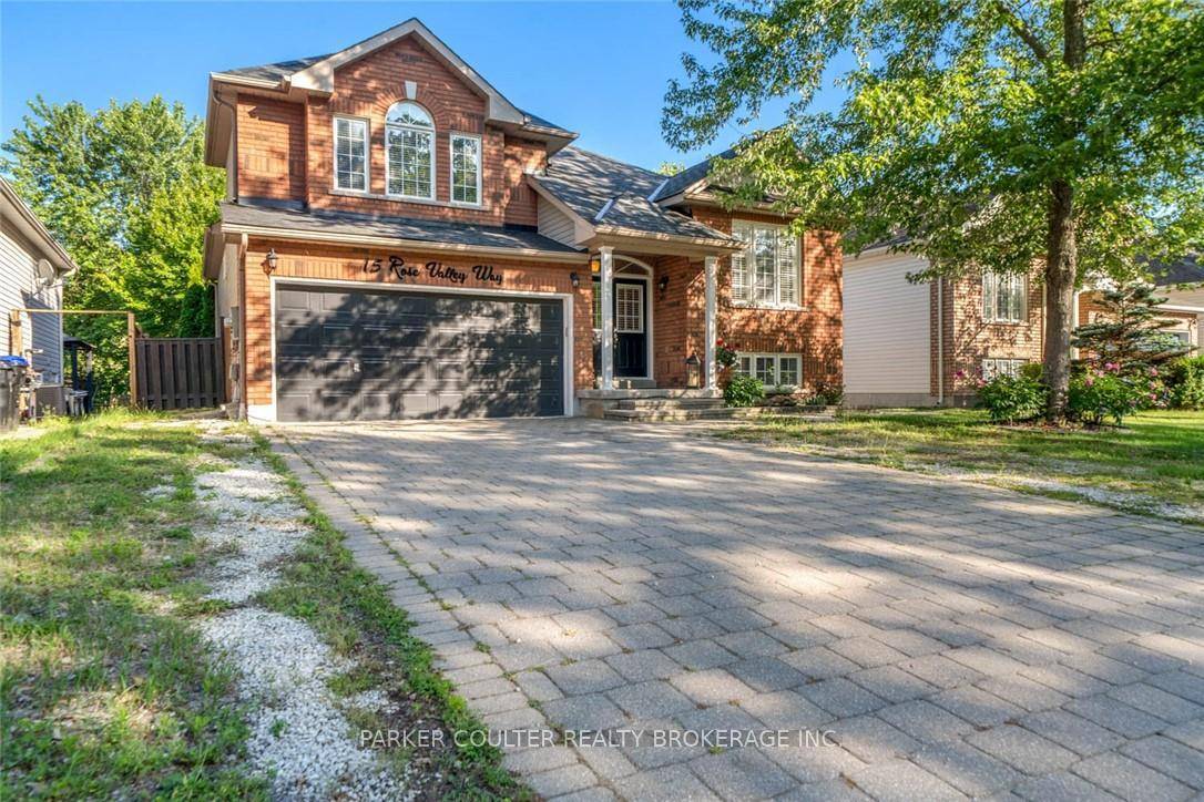 Welcome to this beautiful bungaloft nestled in a quiet, family friendly neighbourhood of Wasaga Beach, just minutes from Georgian Bay, schools, shops, and parks.