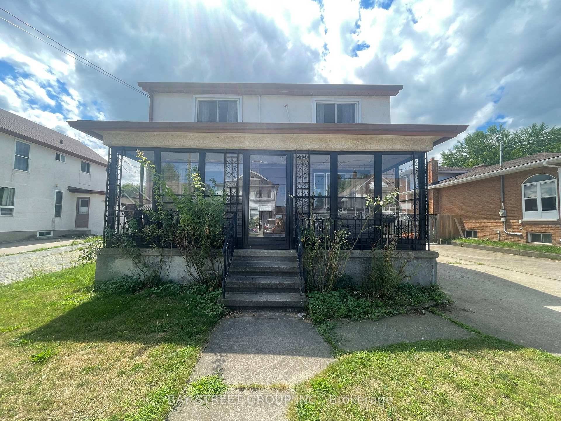 One bedrooms and One bathrooms beautiful home in the heart of Niagara Falls Region.