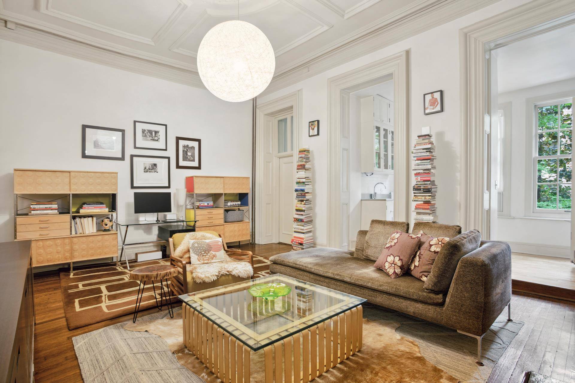 Charming Greenwich Village Co op A Perfect Blend of Historic Elegance and Modern LuxuryNestled in a historic townhouse just off Fifth Avenue in the heart of Greenwich Village, this impeccably ...