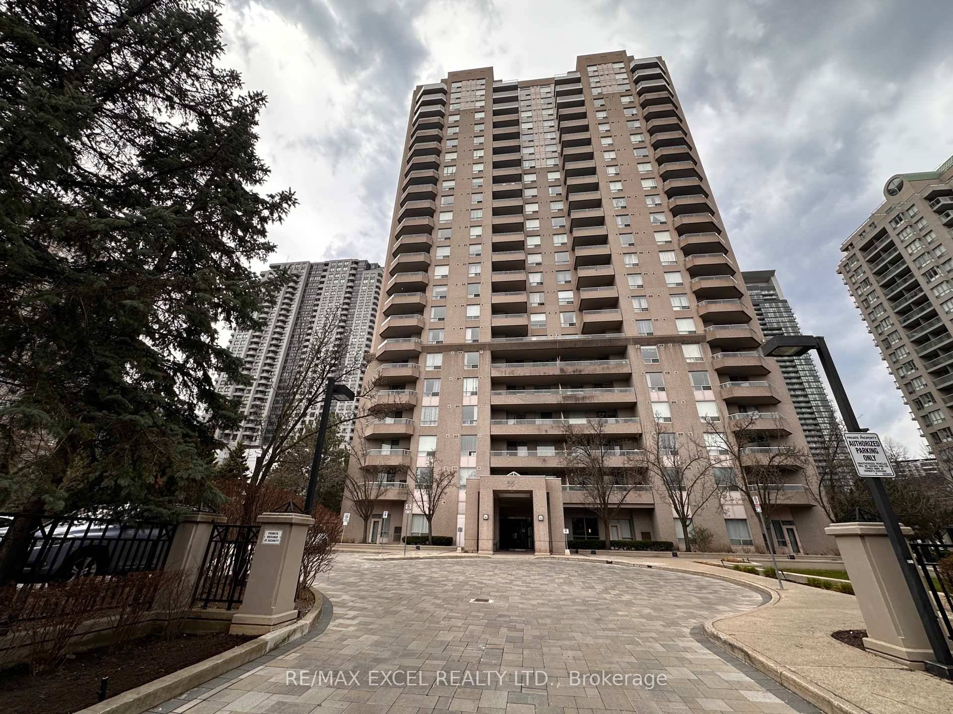 Welcome to Empress Plaza 35 Empress ; Practical Split Bedrooms Layout with 2 Bedrooms and 2 Full Baths ; Carpet Free Living ; Breathtaking Balcony ; Direct Underground Access To ...