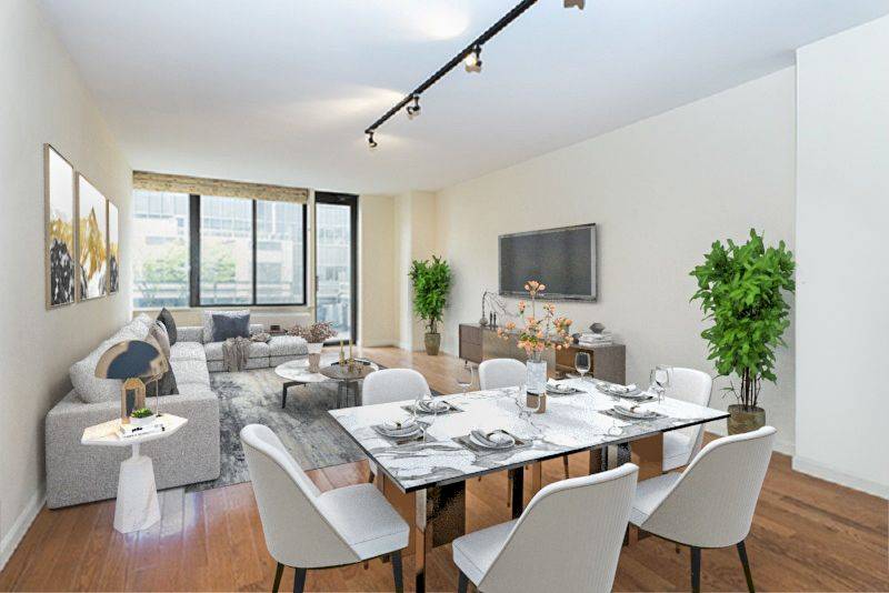 YOUR PRIVATE 250 SQ. FT. OUTDOOR TERRACE !