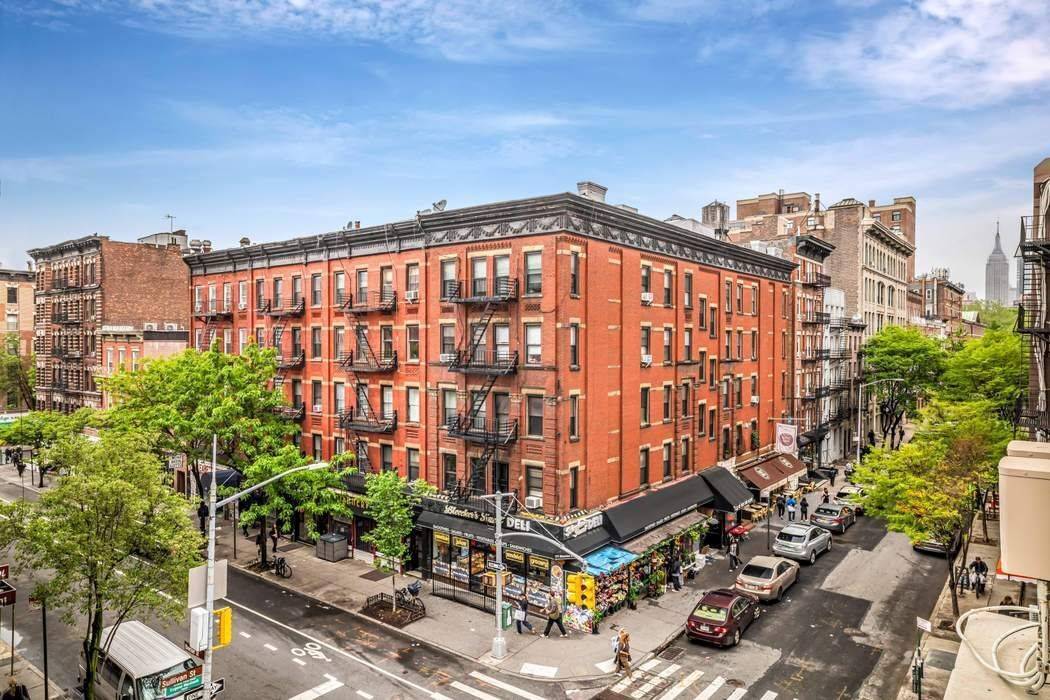 Experience vibrant Greenwich Village living with Apartment 3GW.
