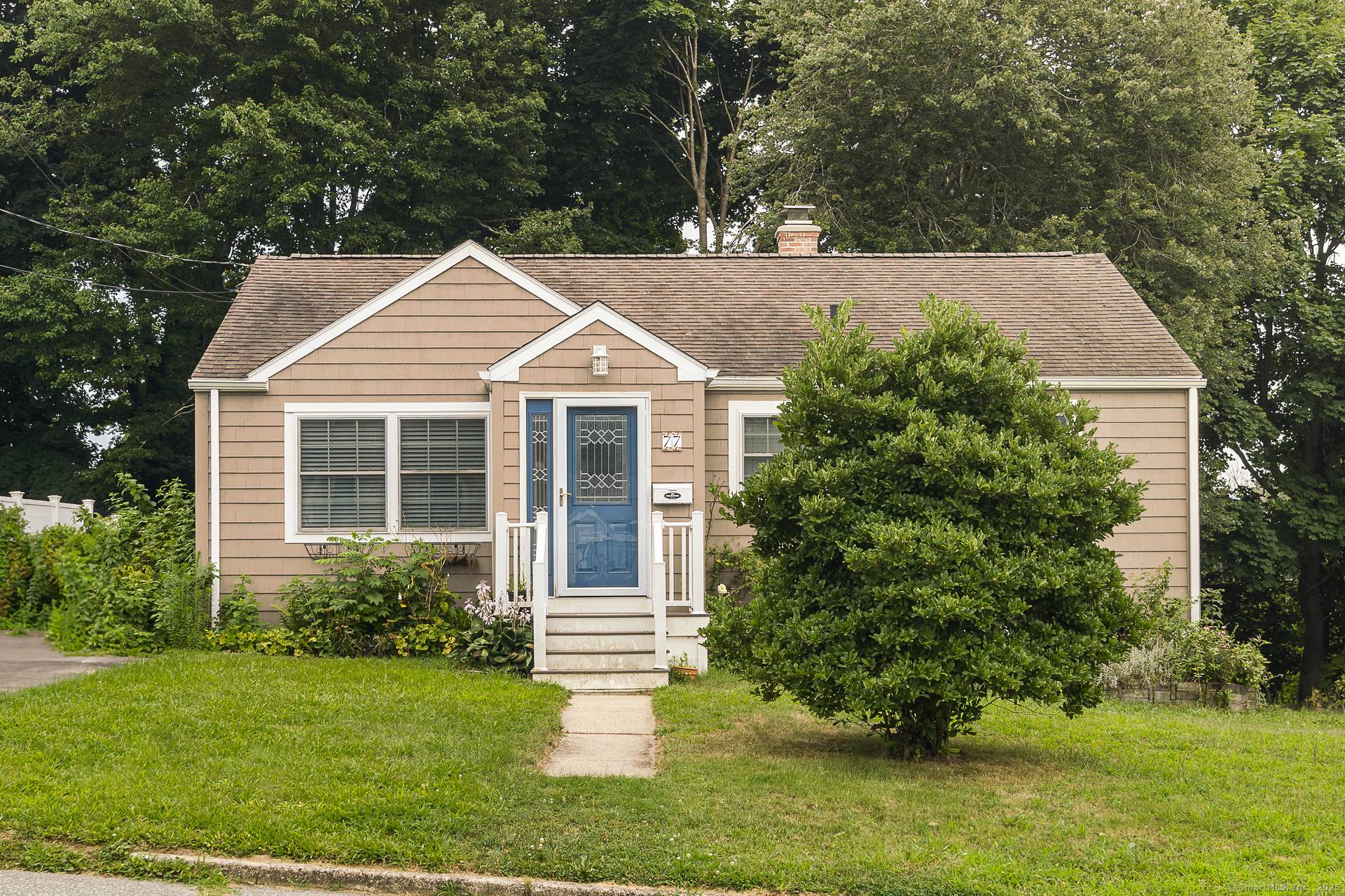 Turnkey Renovated Home Near the Water with Airbnb Superhost Status !
