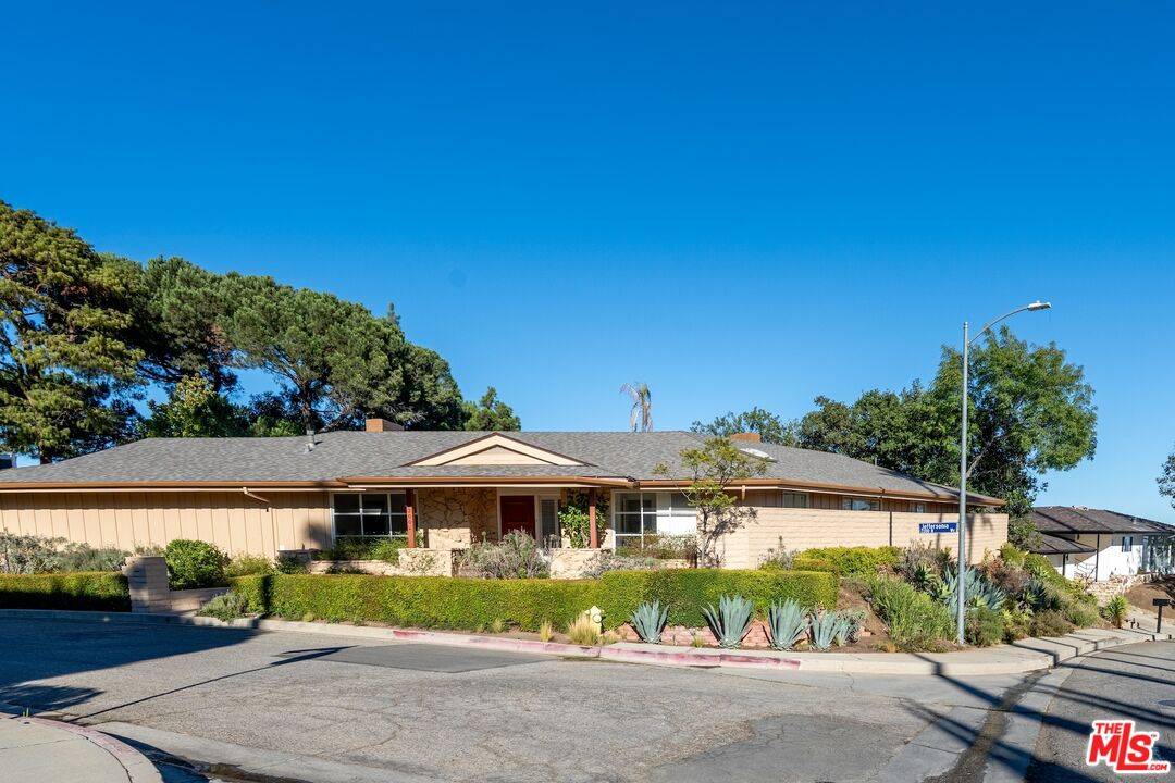 2200   Jeffersonia Way 3BR Brentwood La