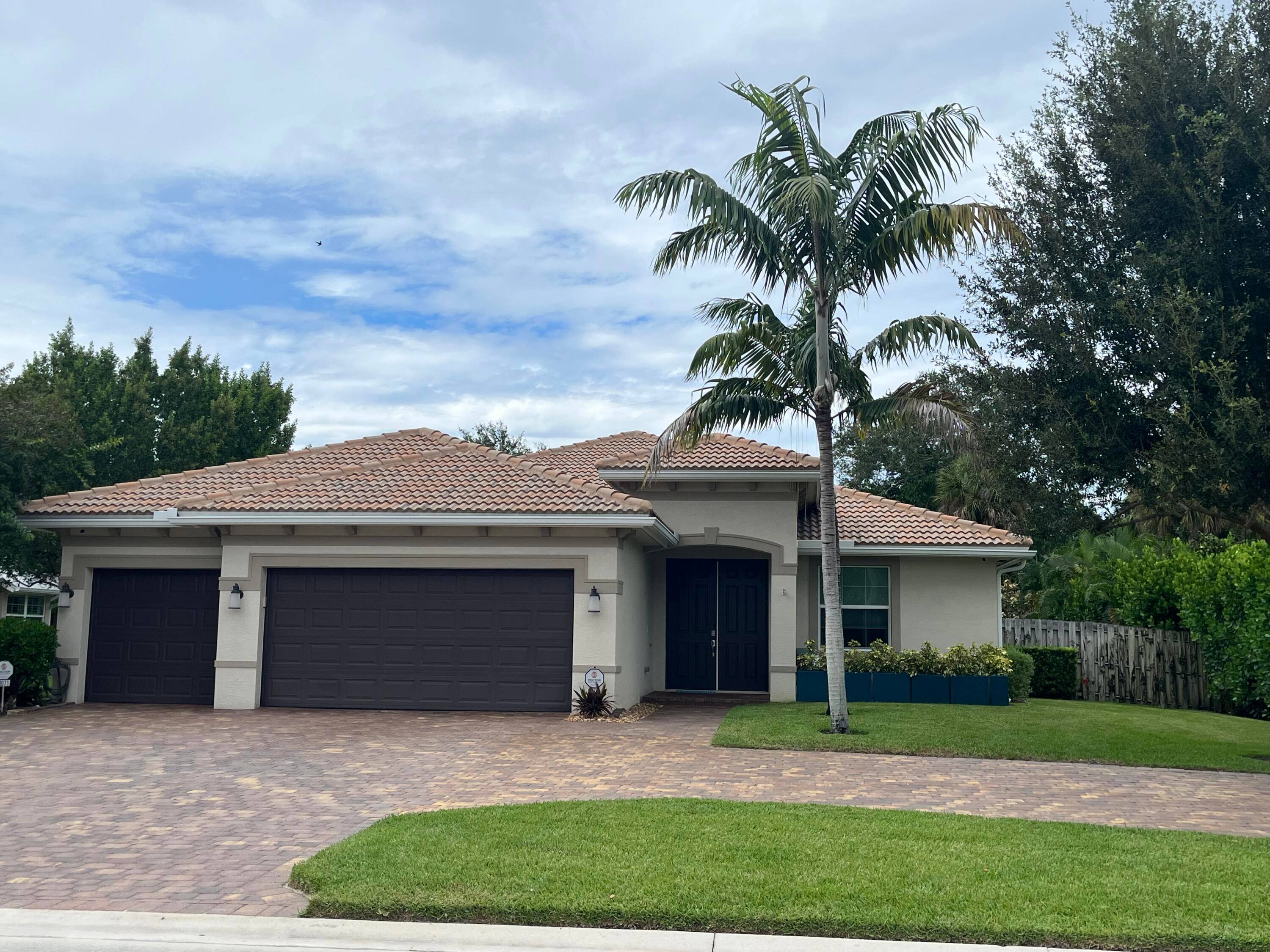 Discover your quiet haven in Bahia Sound, a gated community in Hobe Sound, Florida, that offers an easy, laid back way of life.