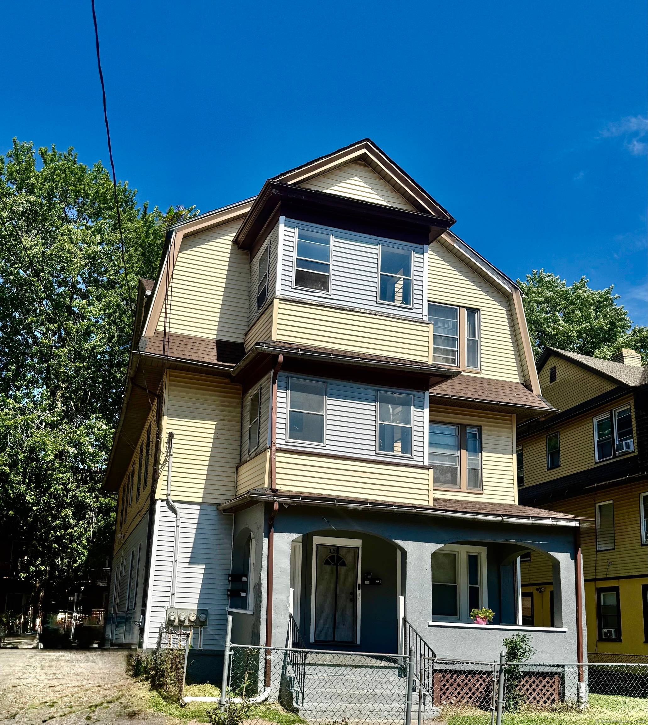 Calling Owner occupants and investors looking for a GREAT INVESTMENT GREAT CASHFLOW !