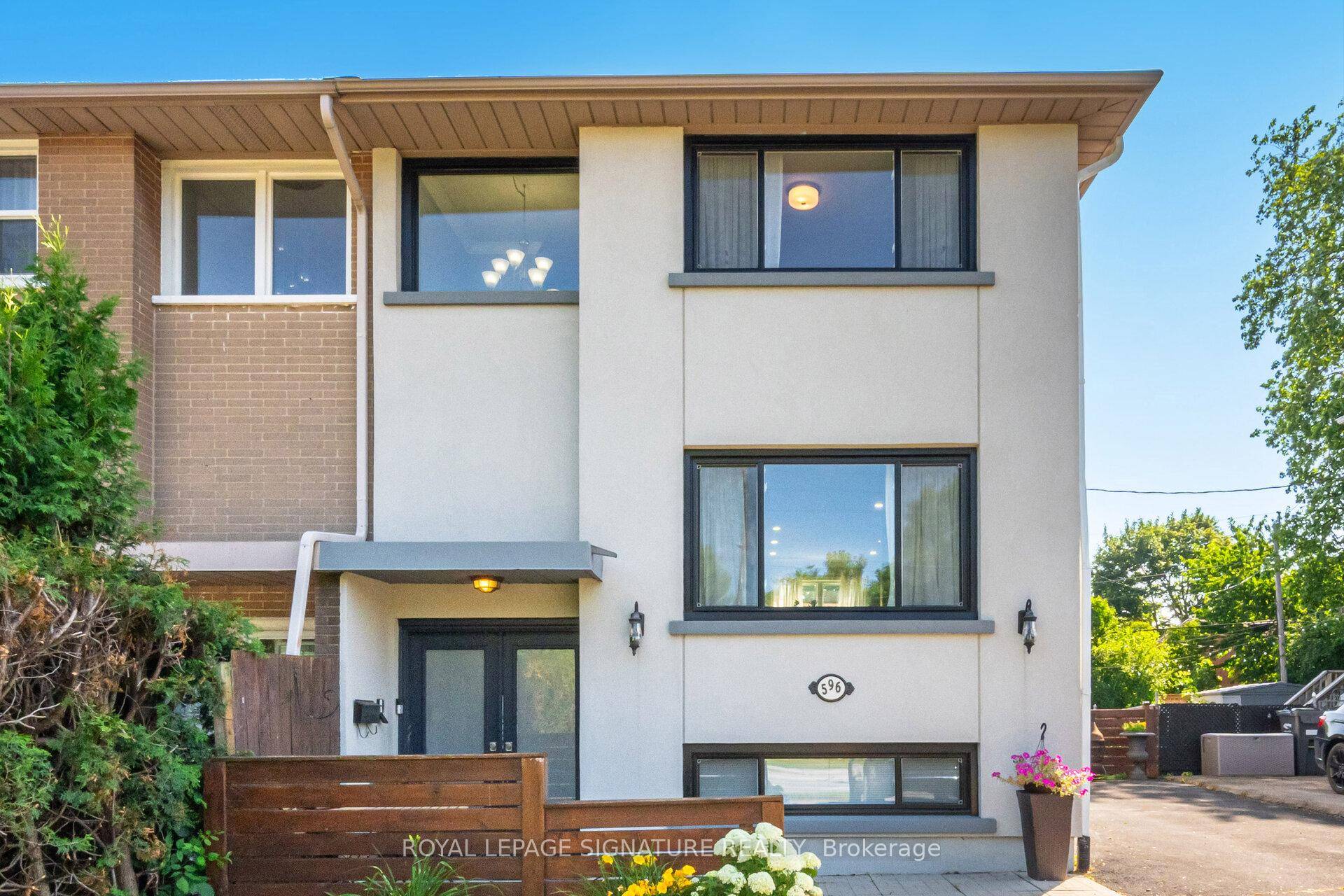 Beautifully Updated Semi Detached Home In Central Burlington !