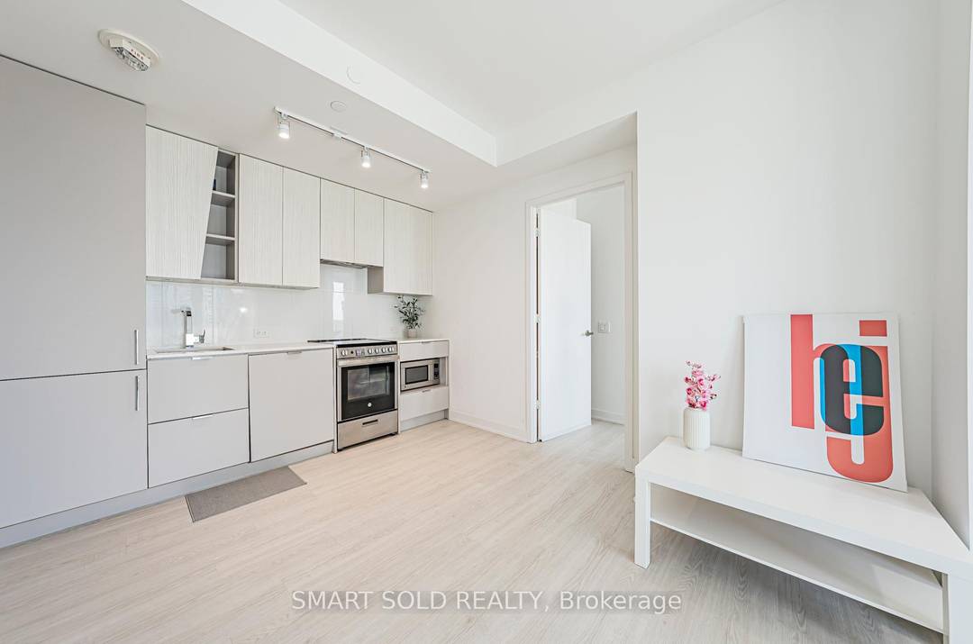 Welcome To The Iconic M City 2 In The Heart Of Mississauga.