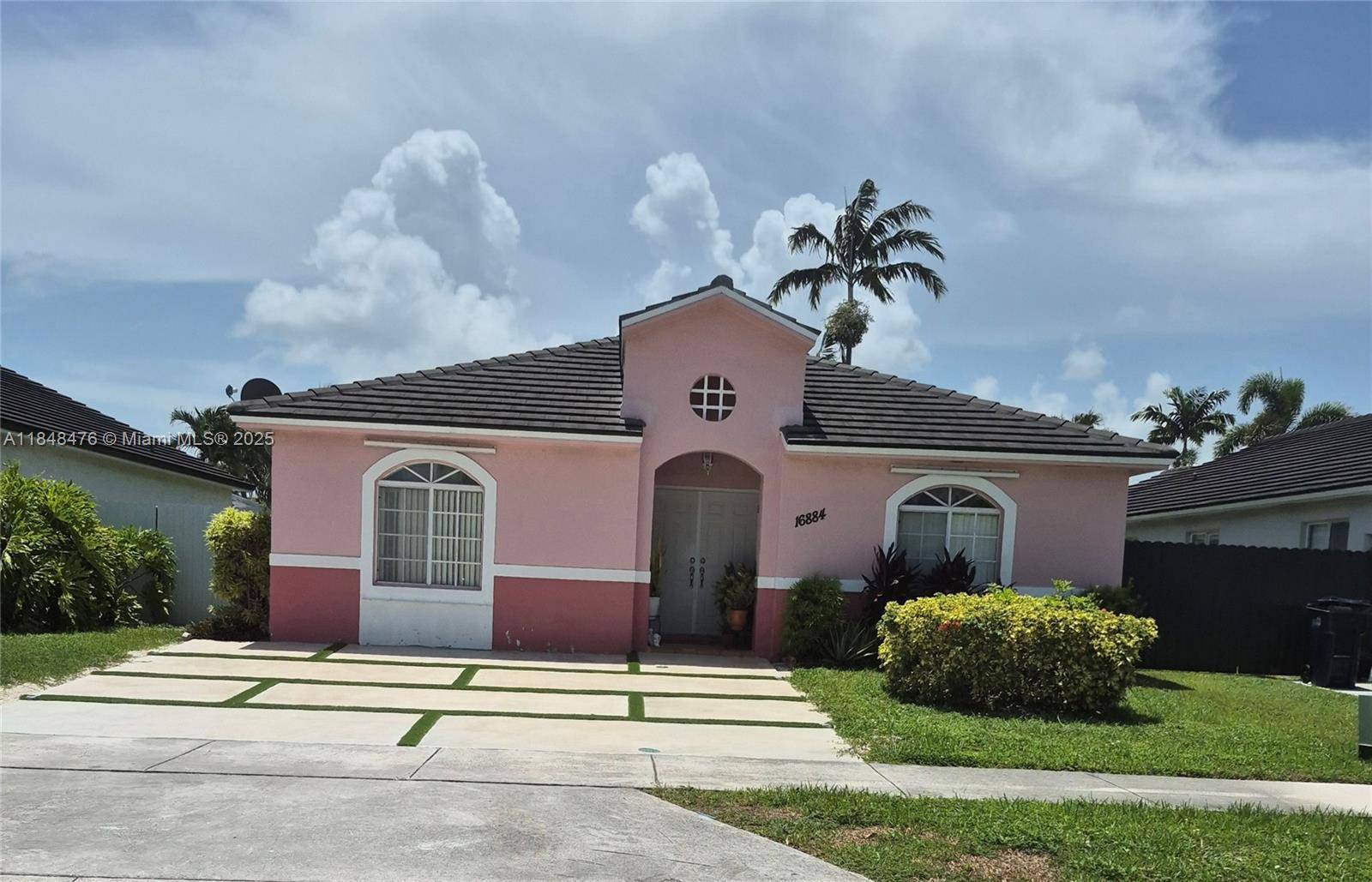 Discover the perfect blend of comfort and convenience in this charming 3 Bedroom 2 bathroom home nested in the heart of Miami.